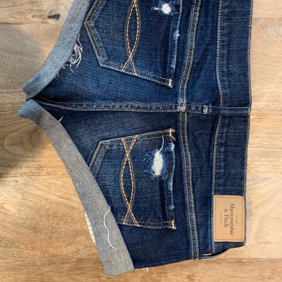 Abercrombie women’s jean shorts - Picture 3 of 5